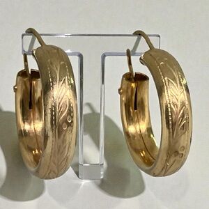 Vintage Gold Tone Etched Hoop Earrings Mid Century Engraved Latch Back